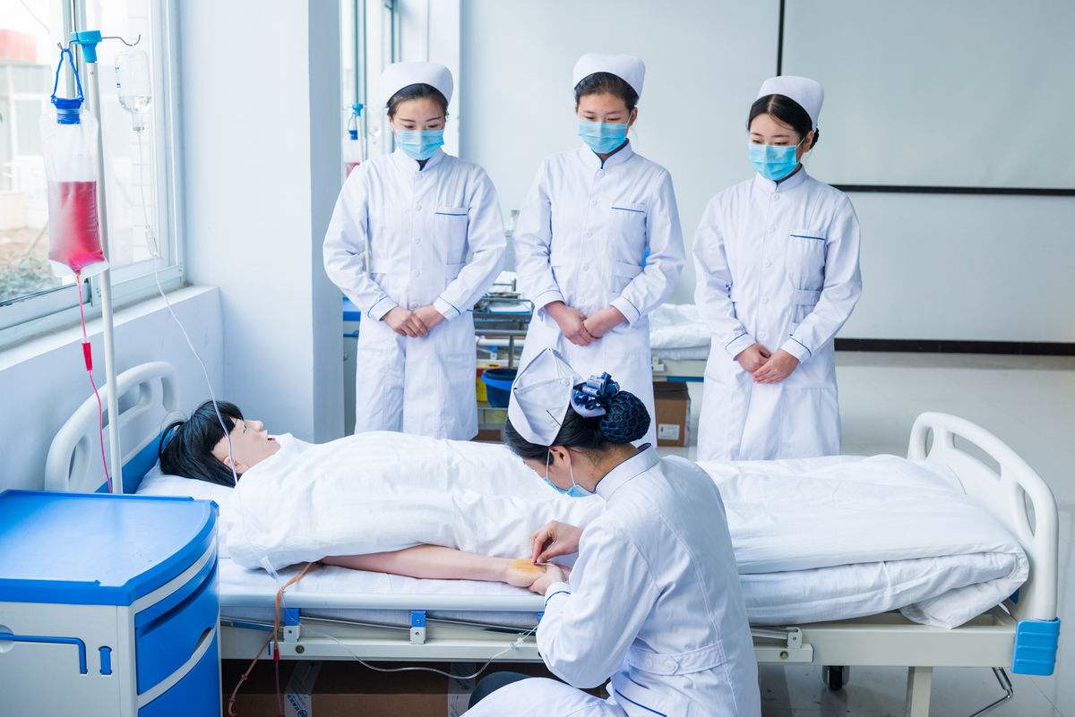 吉安市人社局到遂川高级技工学校开展专题调研